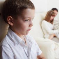 كيفية التعامل مع حسد الطفولة - طرق التعامل مع الحسد